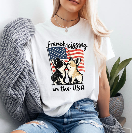 French Kissing in the USA French Bulldog T-Shirt